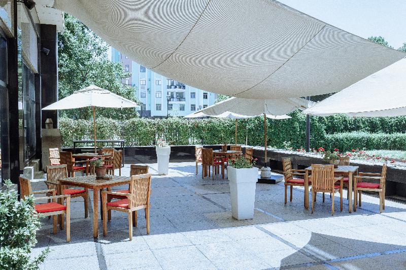 هتل Hyatt Regency Bishkek