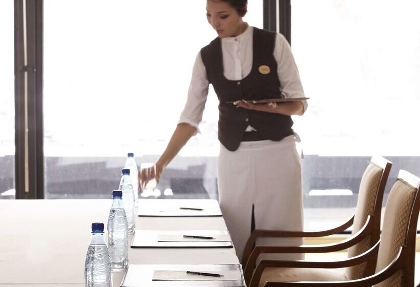 هتل Hyatt Regency Bishkek