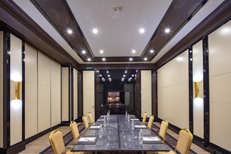 هتل Hyatt Regency Bishkek