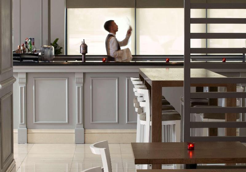 هتل Hyatt Regency Bishkek