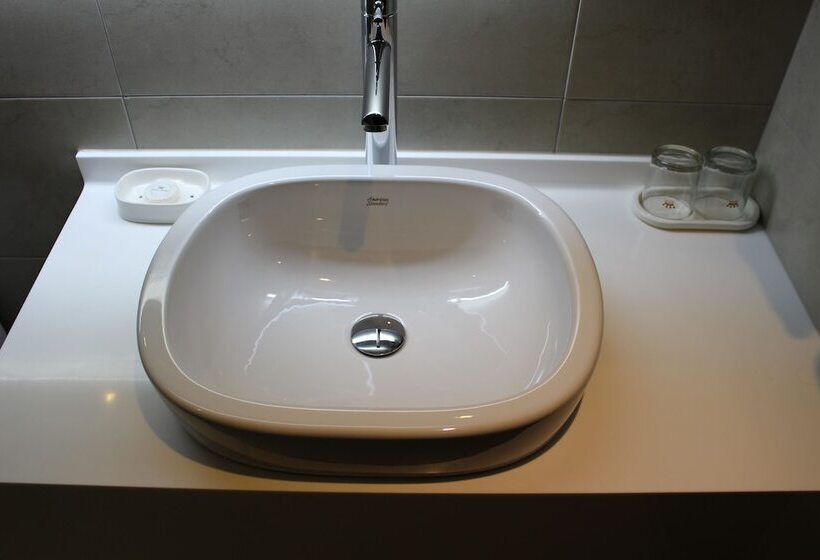 호텔 Insadong Crown