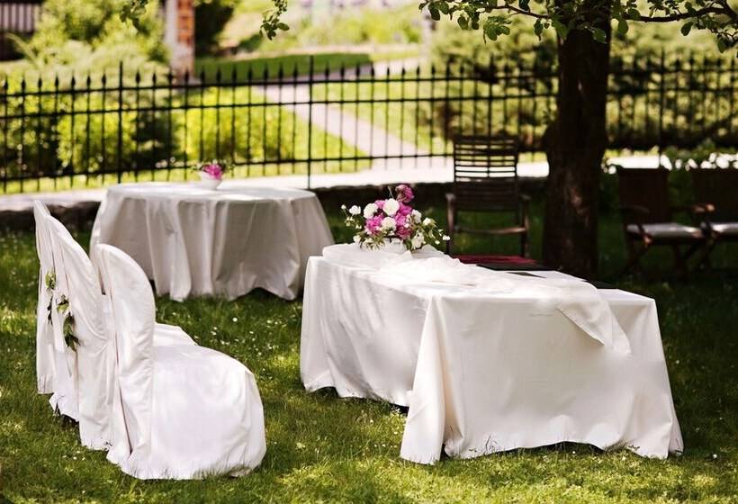 هتل Kendov Dvorec