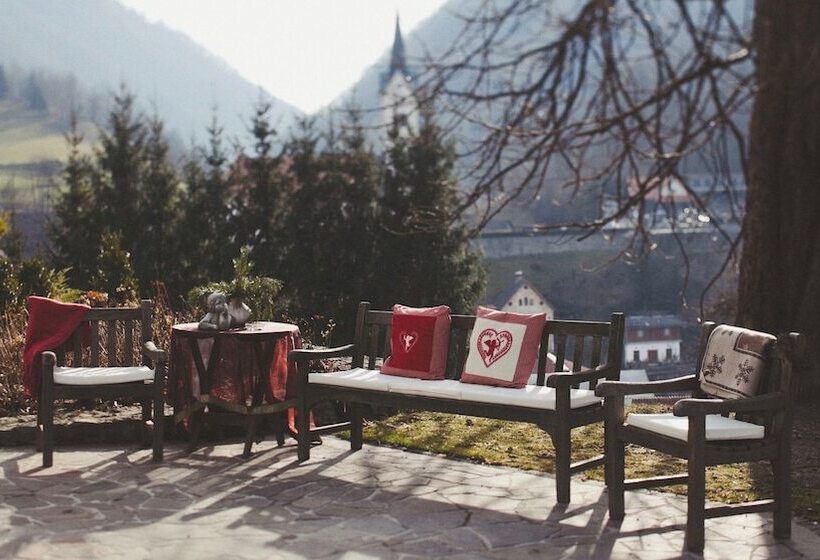 هتل Kendov Dvorec