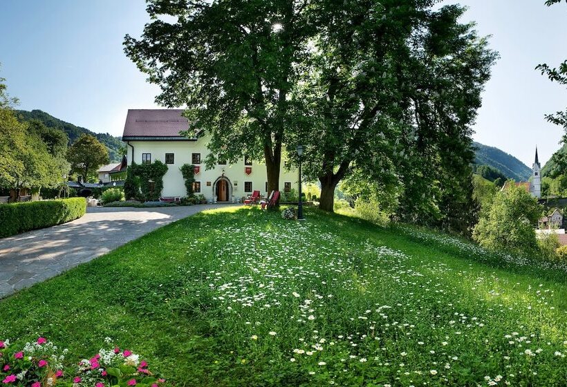 هتل Kendov Dvorec