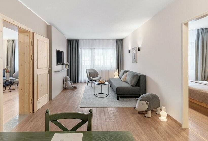 Отель Lisi Family