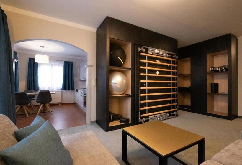 Отель Lisi Family