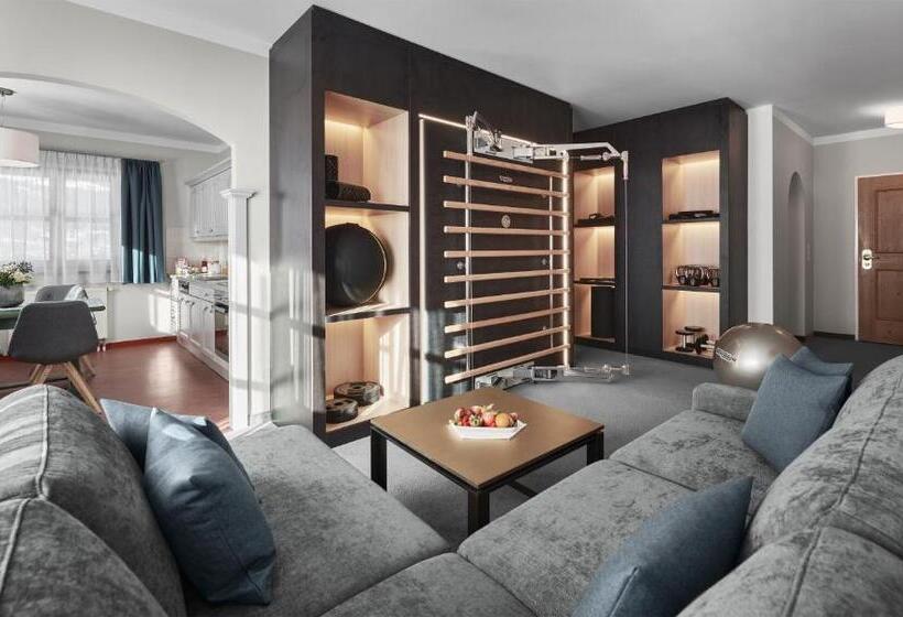 Отель Lisi Family