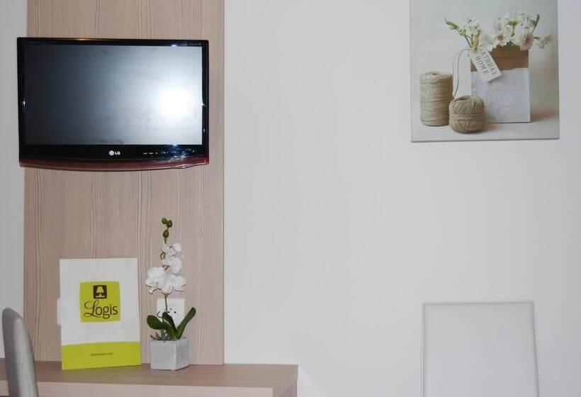 Отель Logis Hôtel Du Midi   Rodez Centre Ville