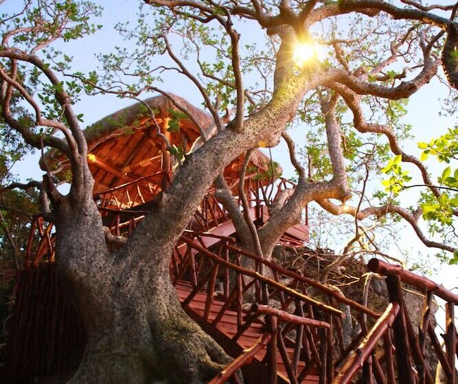 هتل Matamanoa Island Resort