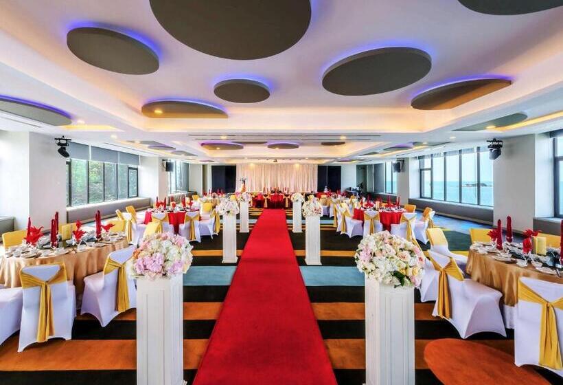 בית מלון כפרי Mercure Penang Beach