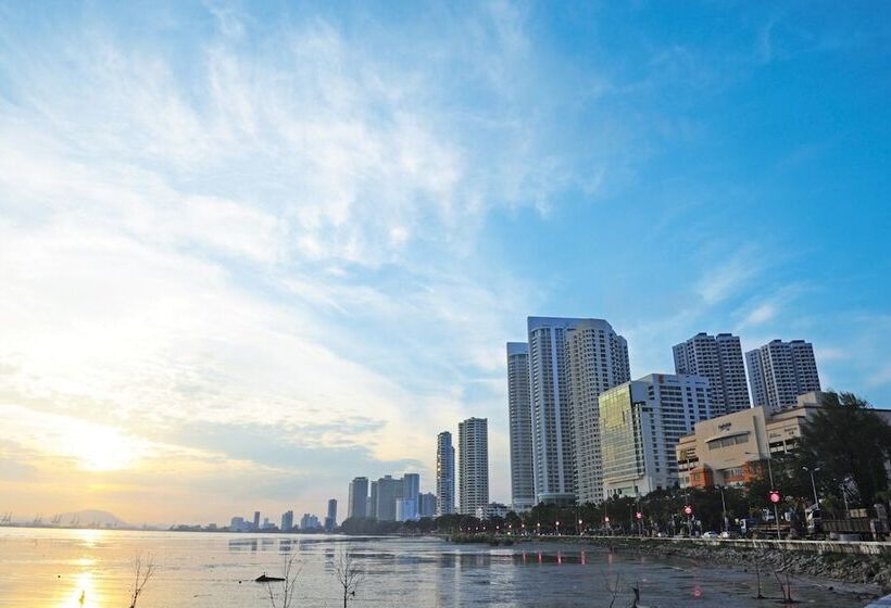 فندق Mercure Penang Beach
