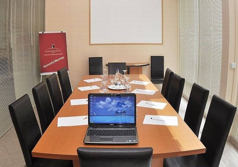 Отель Continental