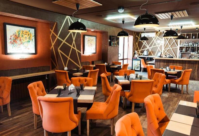 هتل Optima Collection Gallery Poltava