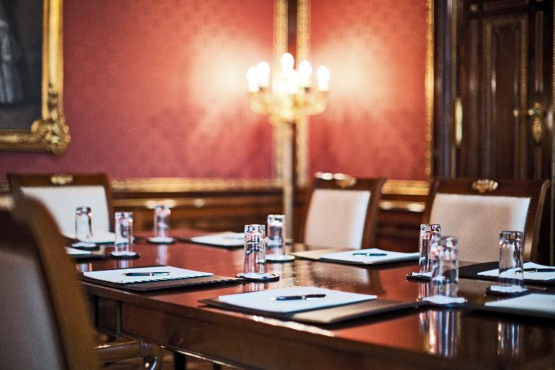 هتل Palais Coburg