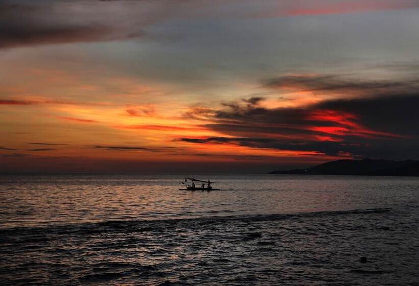 בית מלון כפרי Puri Bagus Candidasa
