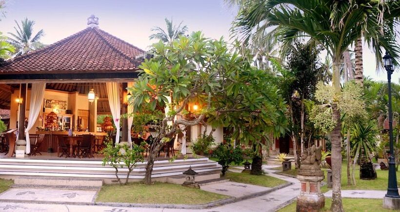 בית מלון כפרי Puri Bagus Candidasa