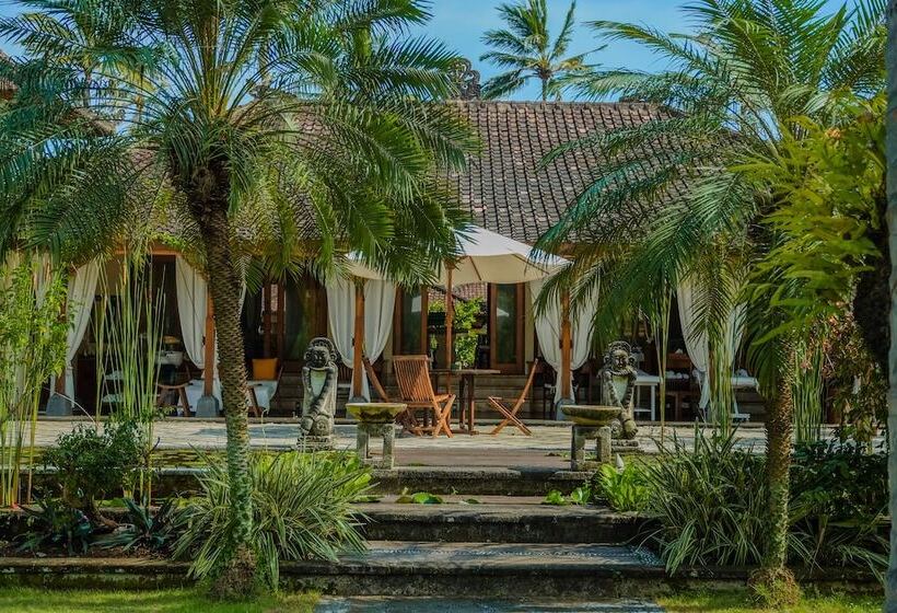 בית מלון כפרי Puri Bagus Candidasa