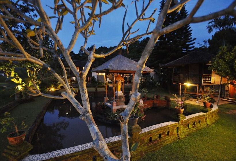 فندق Puri Lumbung Cottages Restaurant & Spa Munduk