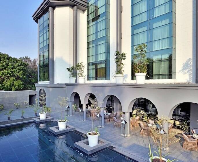 בית מלון כפרי Radisson Blu Atria Bengaluru