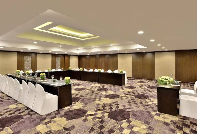 בית מלון כפרי Radisson Blu Atria Bengaluru