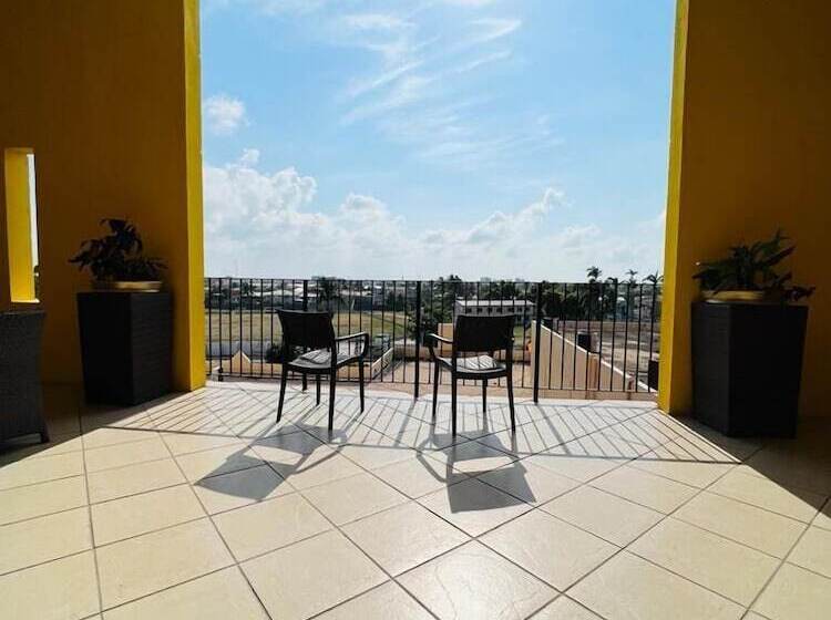 فندق Ramada By Wyndham Princess Belize City