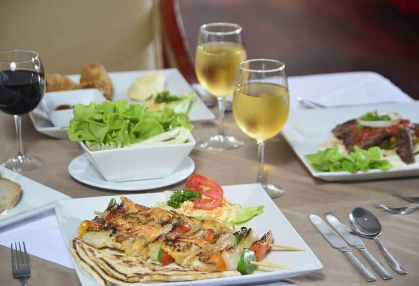 فندق Ramada By Wyndham Princess Belize City