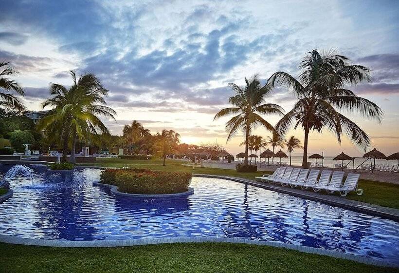 Grand Decameron Panama, A Trademark All Inclusive Resort