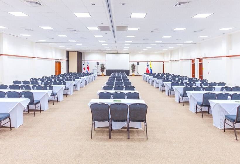 Grand Decameron Panama, A Trademark All Inclusive Resort