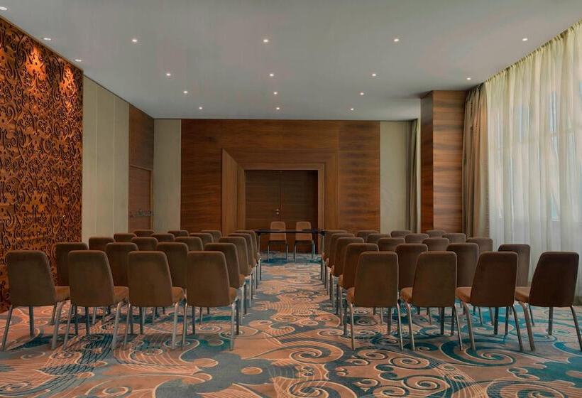 هتل Sheraton Club Des Pins Resort