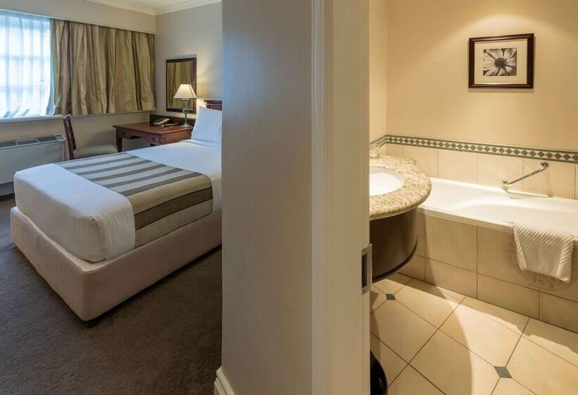 Отель Southern Sun Mbombela