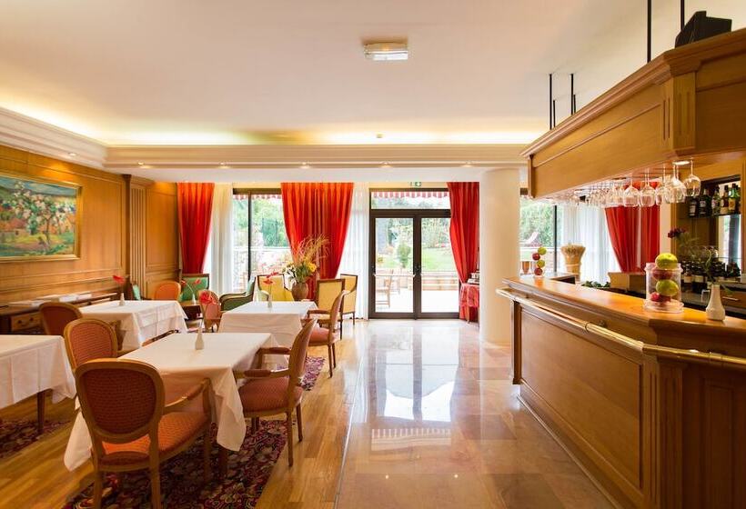 Отель Sun Riviera