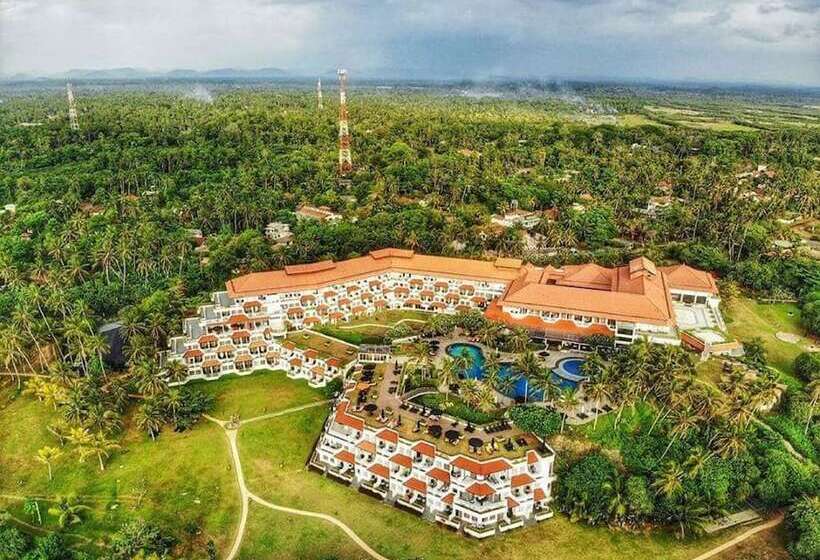Отель Taj Bentota Resort & Spa