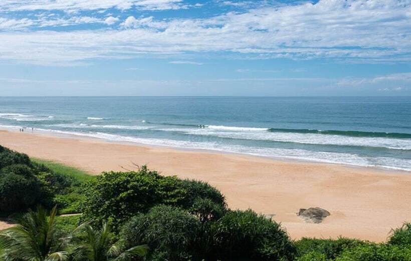 Отель Taj Bentota Resort & Spa