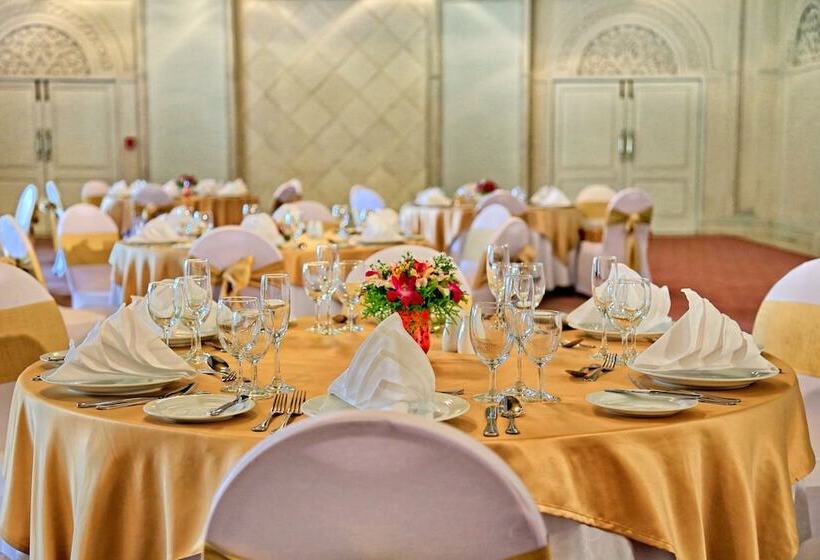 Отель Taj Bentota Resort & Spa