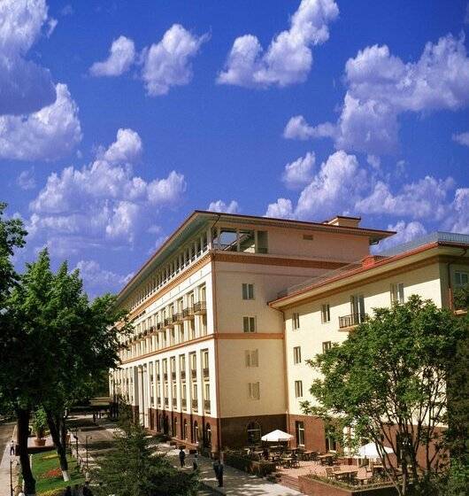 Lotte City Hotels Tashkent Palace