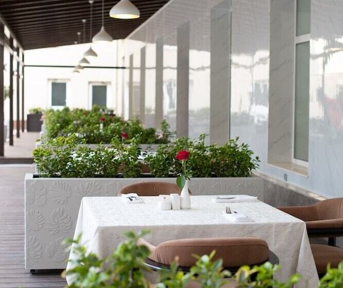 Lotte City Hotels Tashkent Palace