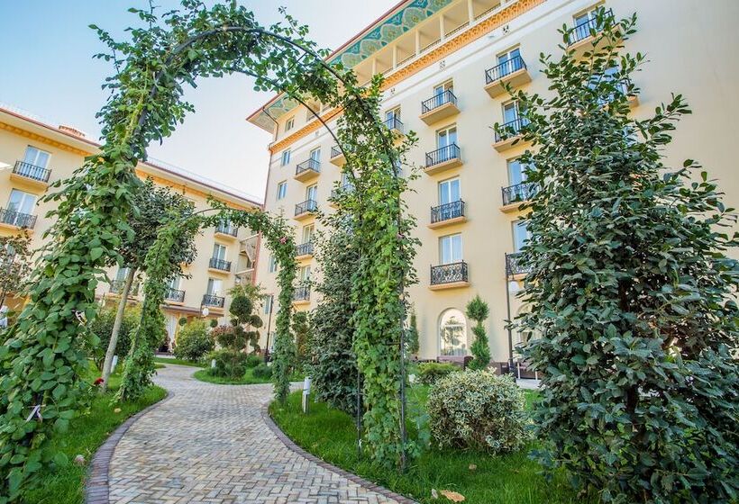 Lotte City Hotels Tashkent Palace