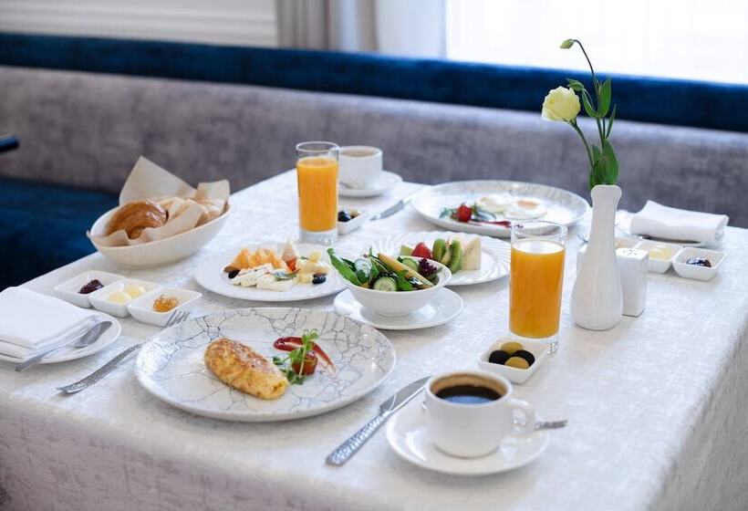 Lotte City Hotels Tashkent Palace