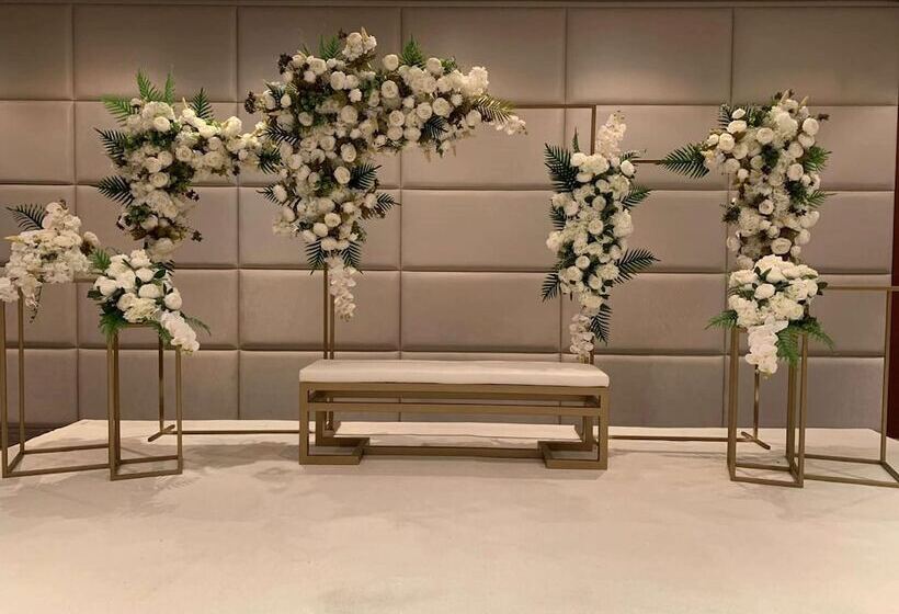 The Diplomat Radisson Blu Hotel Residence & Spa