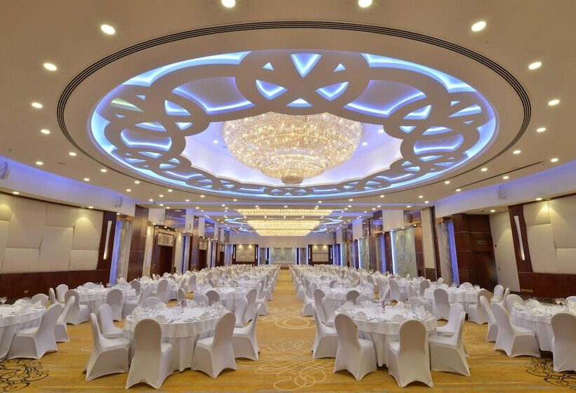 The Diplomat Radisson Blu Hotel Residence & Spa