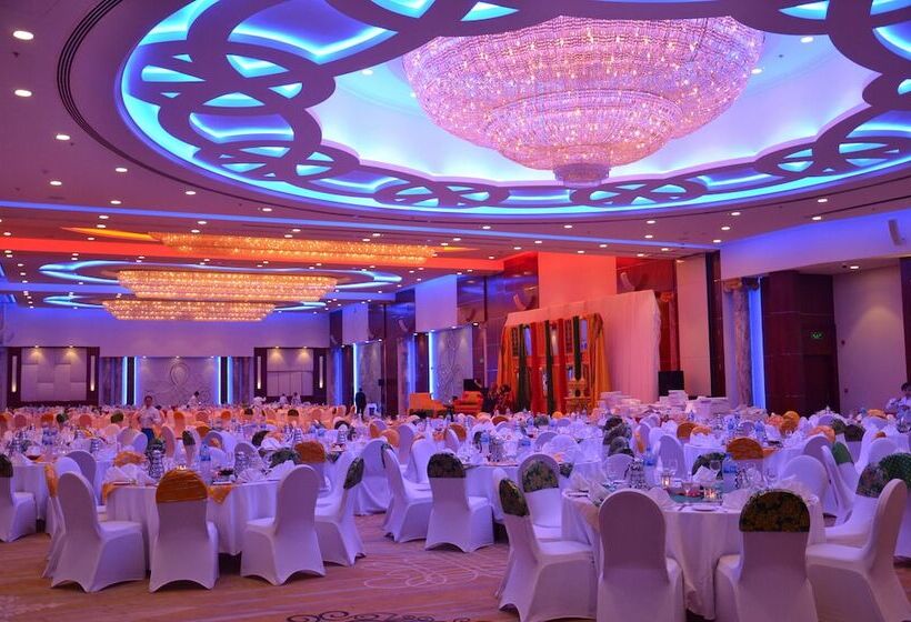 The Diplomat Radisson Blu Hotel Residence & Spa