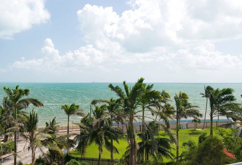 בית מלון כפרי The Great House Inn