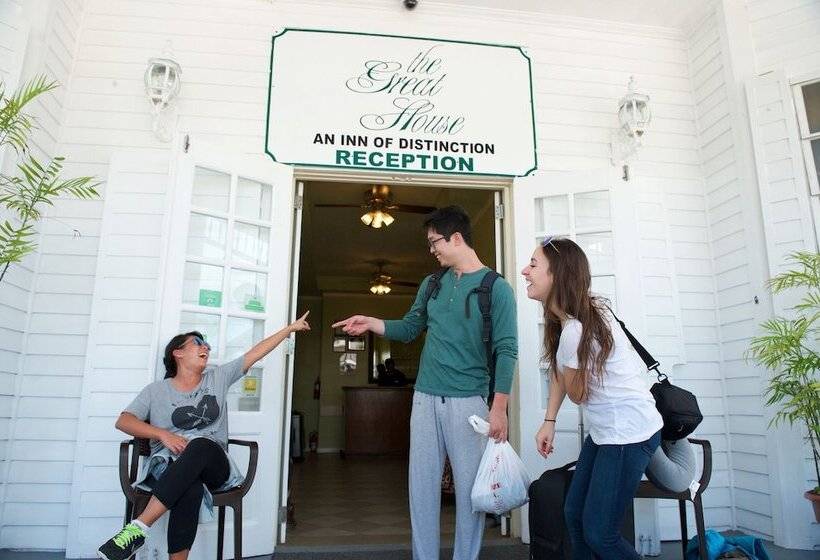 בית מלון כפרי The Great House Inn