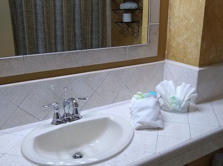 בית מלון כפרי The Great House Inn