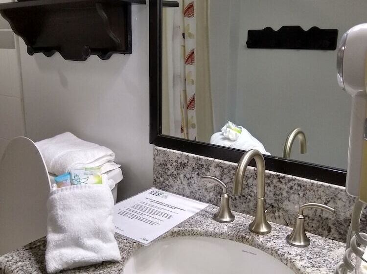 בית מלון כפרי The Great House Inn