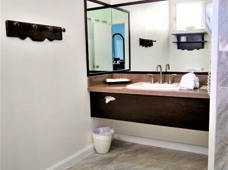 בית מלון כפרי The Great House Inn