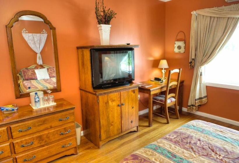 בית מלון כפרי The Great House Inn