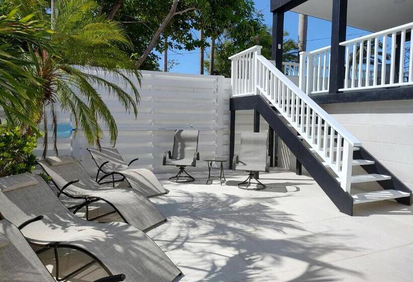 בית מלון כפרי The Great House Inn