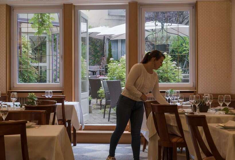 호텔 Hostellerie Des Trois Pigeons