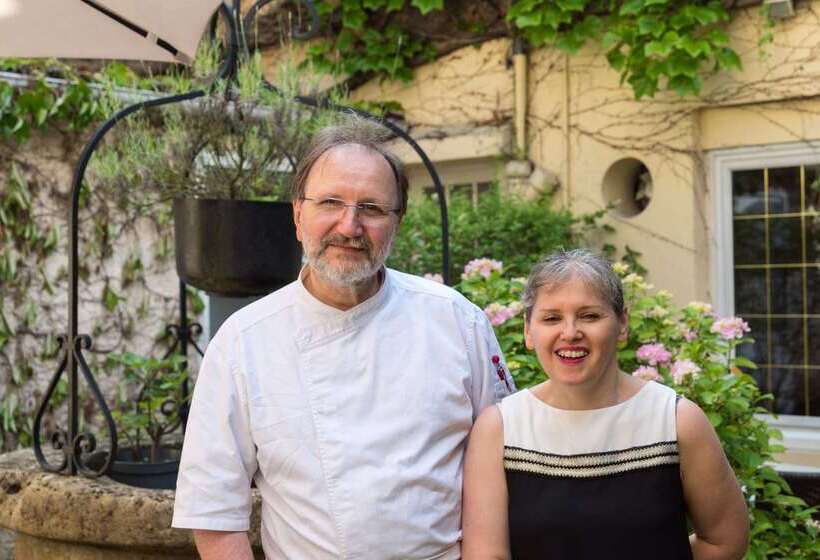 호텔 Hostellerie Des Trois Pigeons